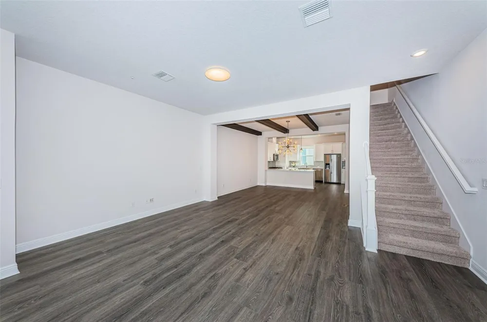 815 BURLINGTON AVENUE St Petersburg, FL 33701