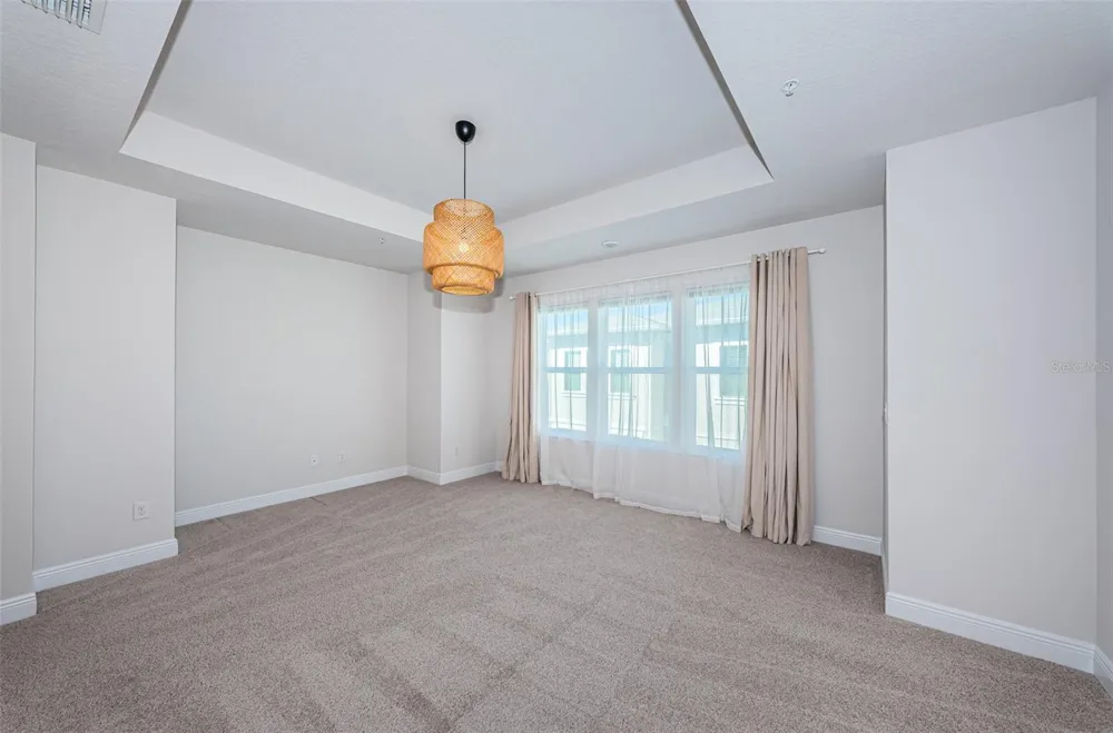815 BURLINGTON AVENUE St Petersburg, FL 33701