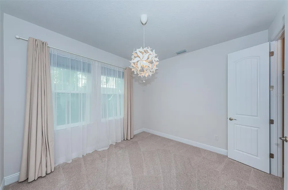 815 BURLINGTON AVENUE St Petersburg, FL 33701