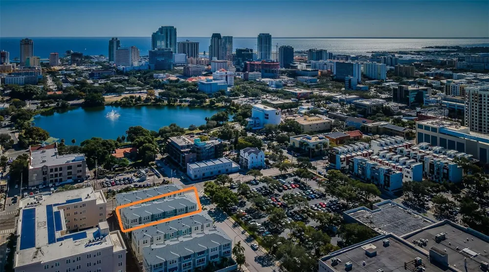 815 BURLINGTON AVENUE St Petersburg, FL 33701