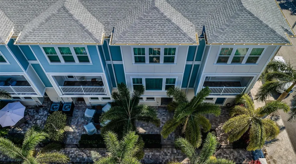 815 BURLINGTON AVENUE St Petersburg, FL 33701