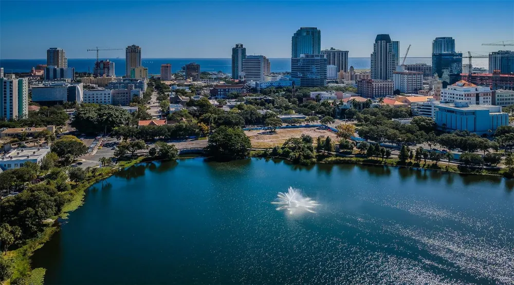 815 BURLINGTON AVENUE St Petersburg, FL 33701