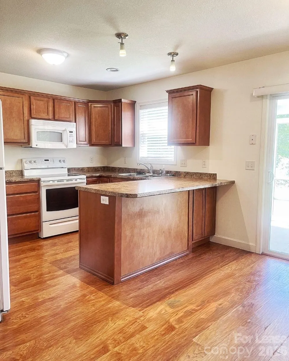 25 Meredith Drive Hendersonville, NC 28792