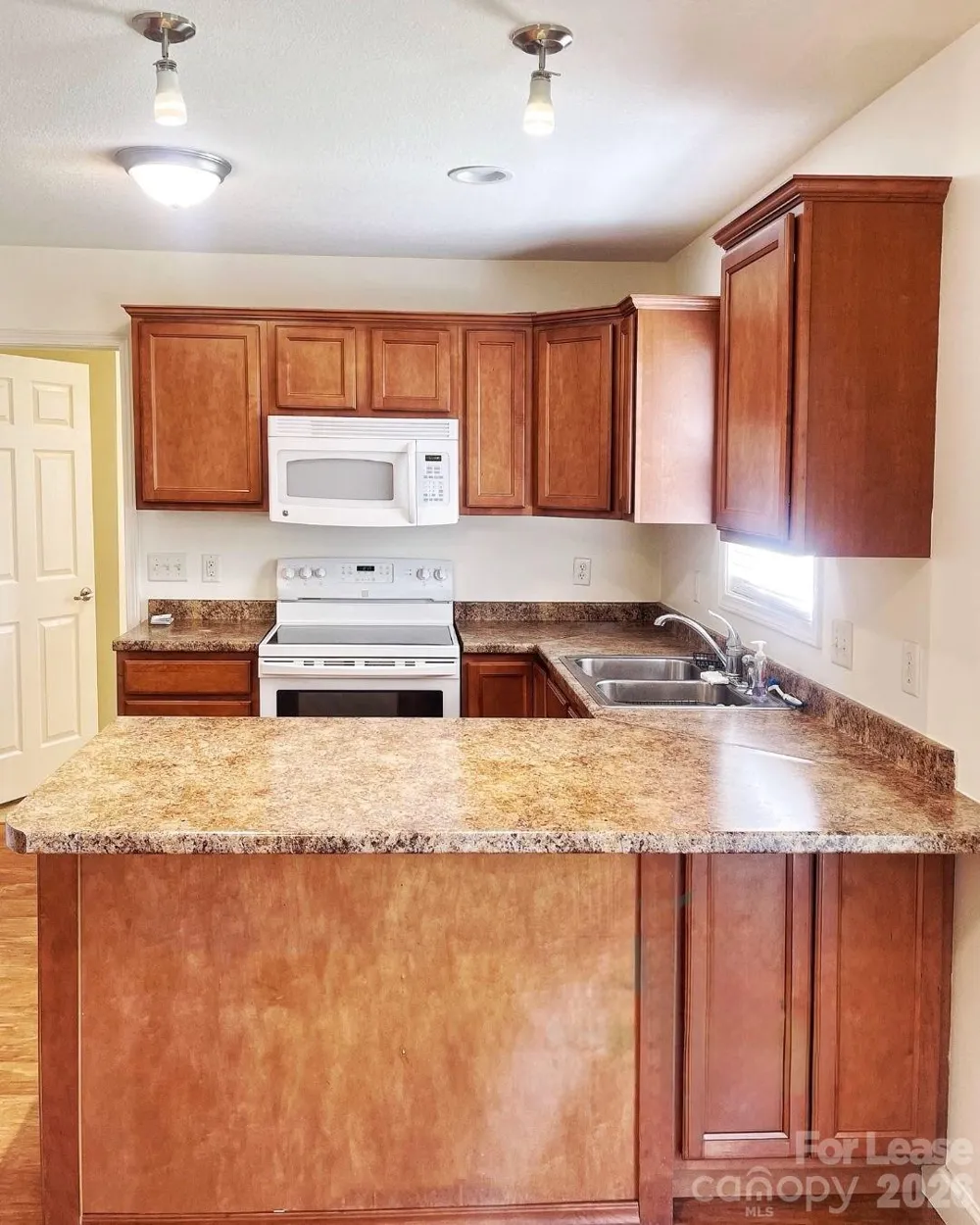 25 Meredith Drive Hendersonville, NC 28792