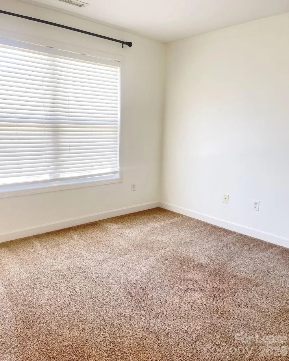 25 Meredith Drive Hendersonville, NC 28792