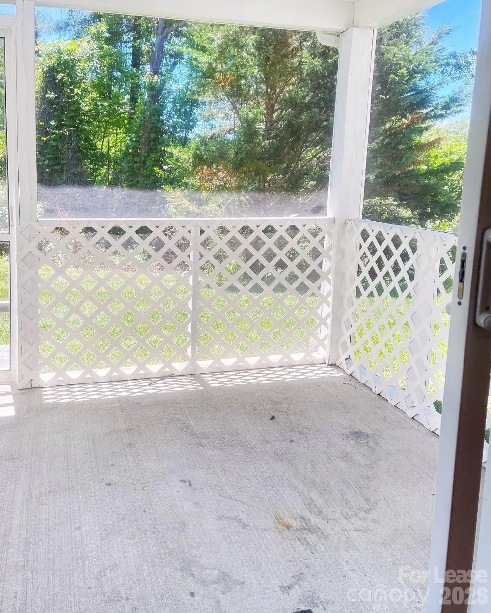 25 Meredith Drive Hendersonville, NC 28792