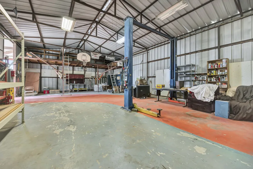 2561 County Road 248 Valley View, TX 76272