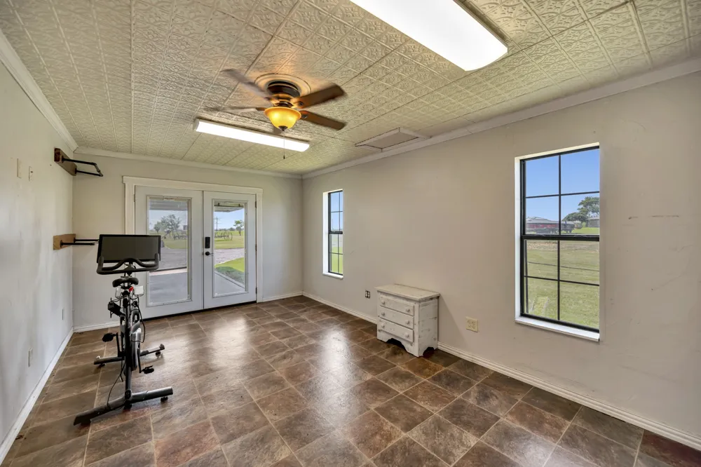2561 County Road 248 Valley View, TX 76272