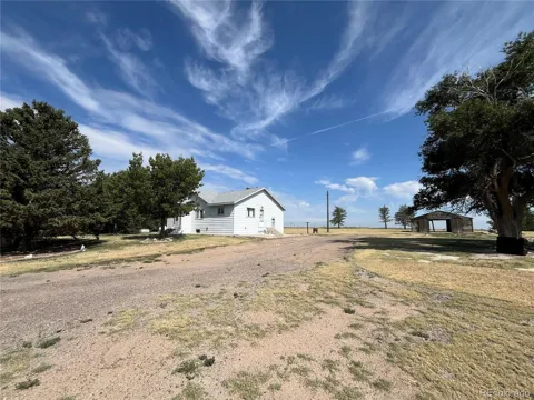 24722 US Highway 385
