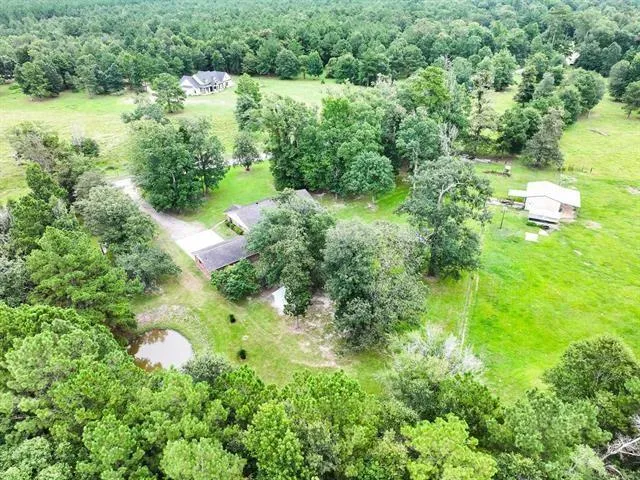 7565 Silver Star Road Sour Lake, TX 77659