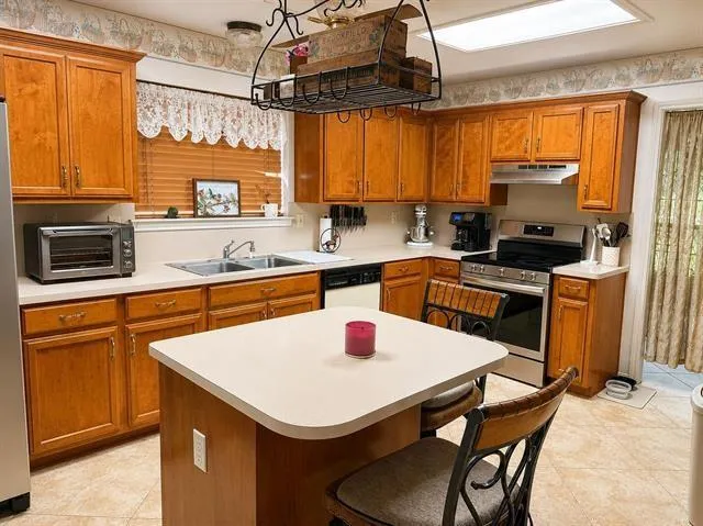 7565 Silver Star Road Sour Lake, TX 77659