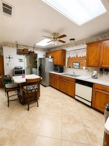 7565 Silver Star Road Sour Lake, TX 77659