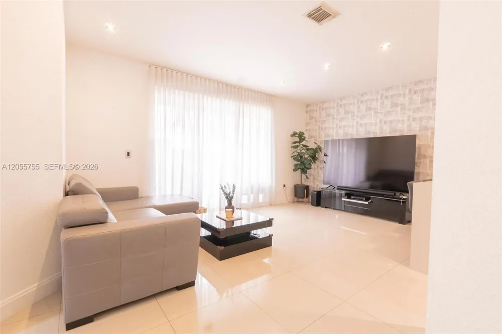 8526 NW 108th Ave #8526 Doral, FL 33178