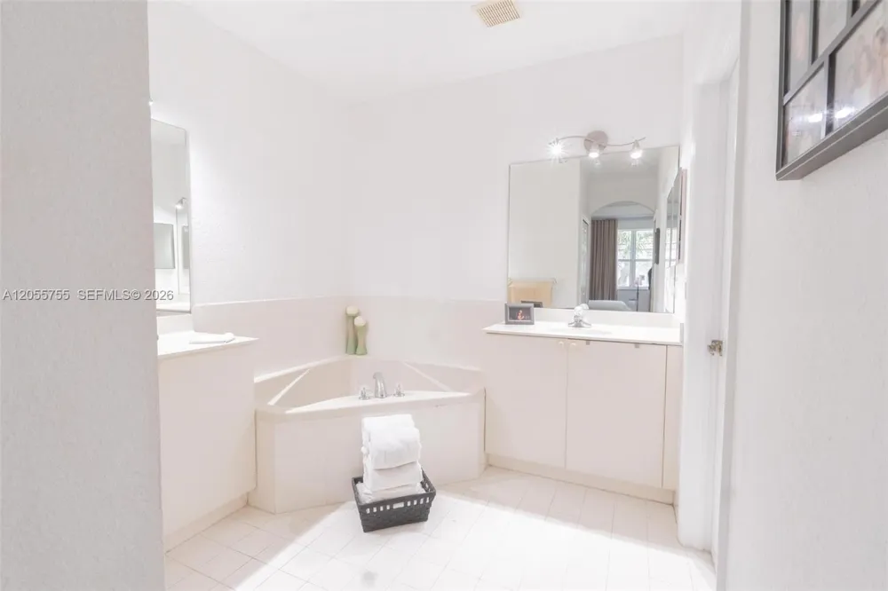 8526 NW 108th Ave #8526 Doral, FL 33178