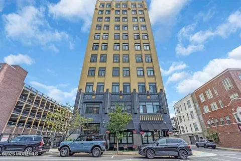 601 Bangs Avenue #401