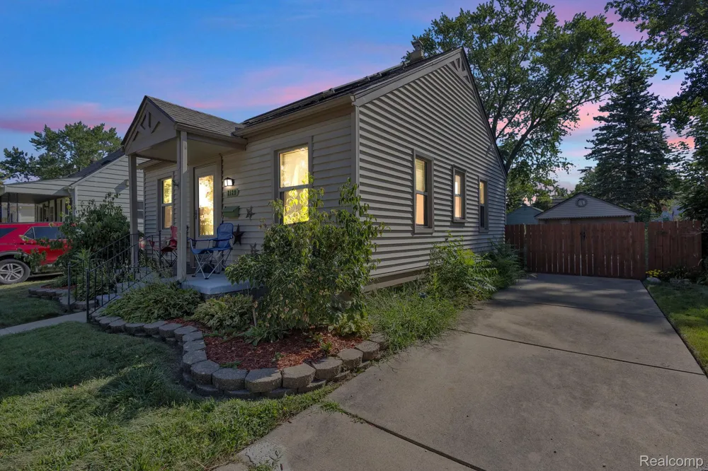 2129 Geneva Street Dearborn City, MI 48124