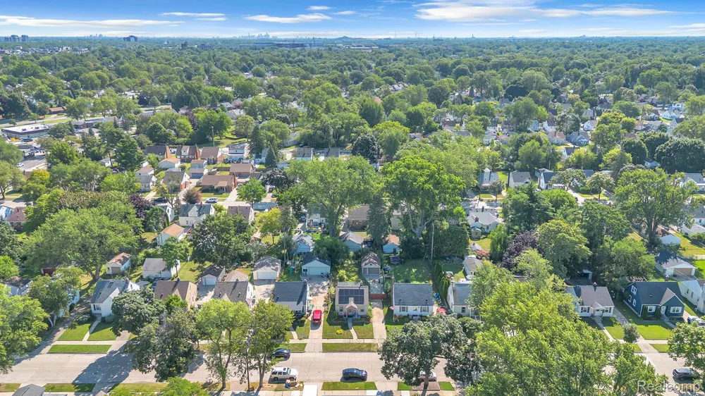 2129 Geneva Street Dearborn City, MI 48124