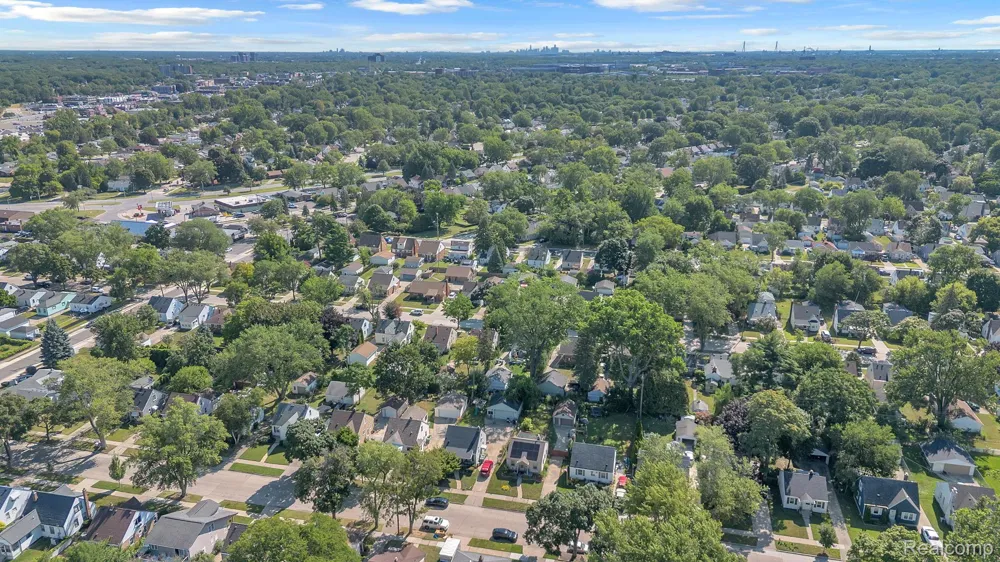 2129 Geneva Street Dearborn City, MI 48124