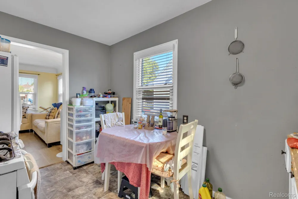 2129 Geneva Street Dearborn City, MI 48124