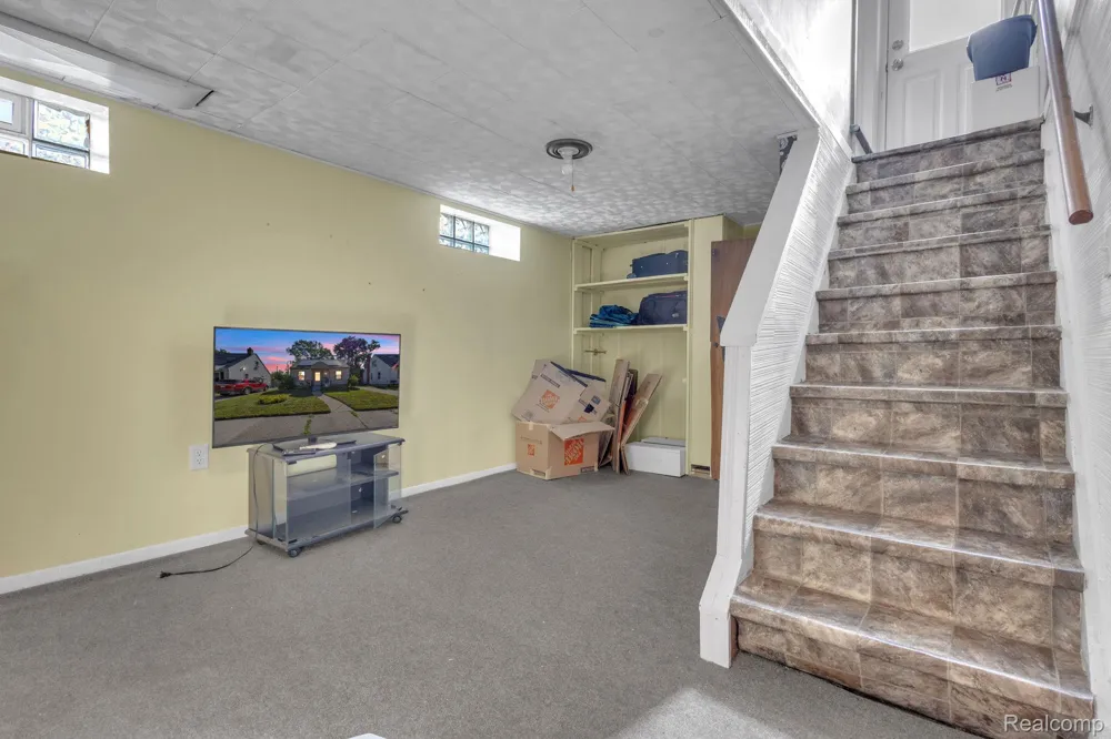 2129 Geneva Street Dearborn City, MI 48124