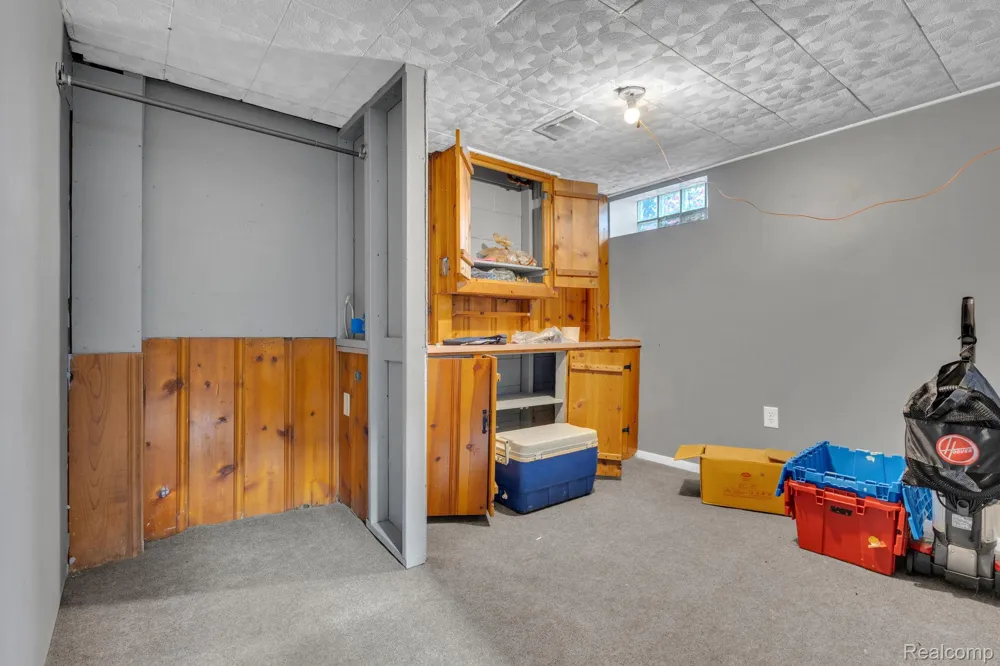 2129 Geneva Street Dearborn City, MI 48124