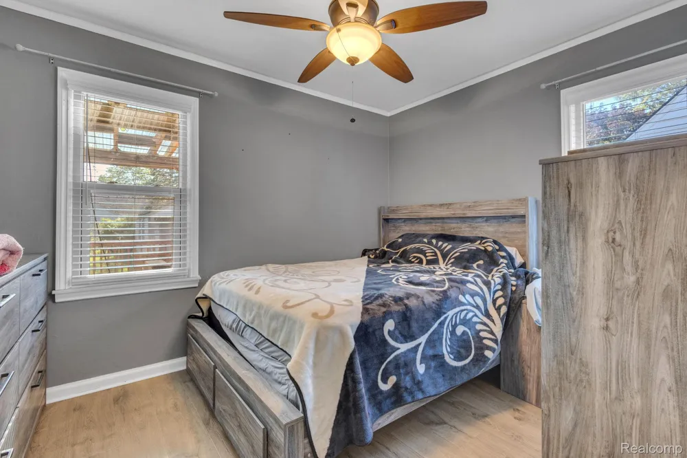 2129 Geneva Street Dearborn City, MI 48124
