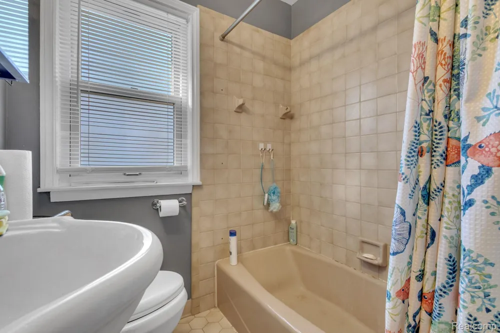 2129 Geneva Street Dearborn City, MI 48124