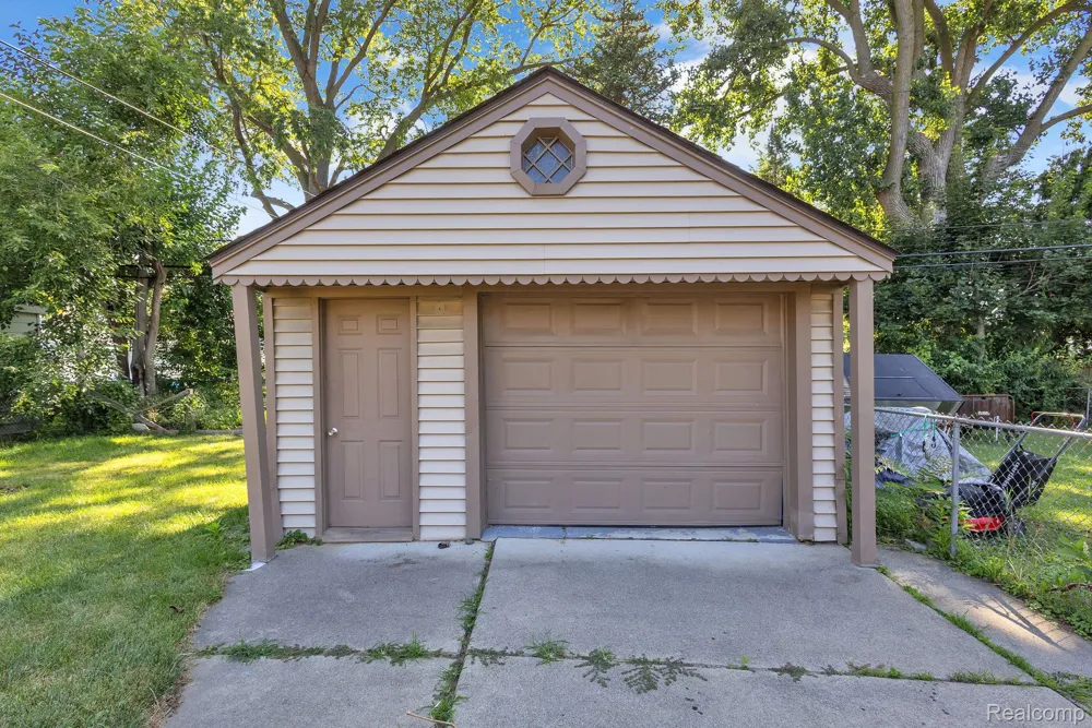 2129 Geneva Street Dearborn City, MI 48124