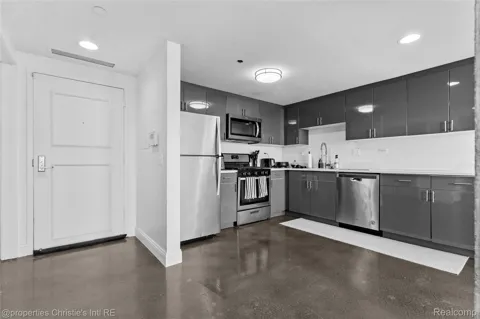 3320 Spinnaker Lane #17E