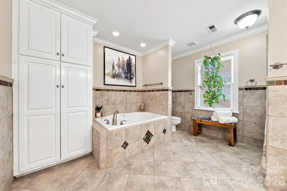 354 41st Avenue Place NW Hickory, NC 28601