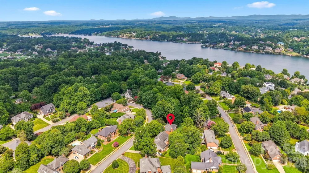 354 41st Avenue Place NW Hickory, NC 28601