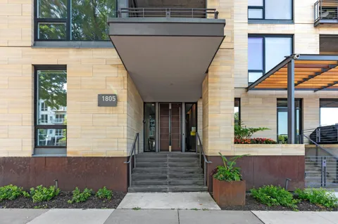 1805 W Lake Street #502