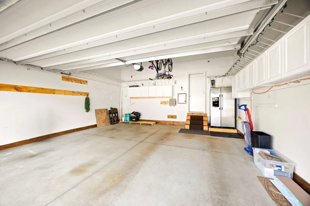 7745 Madelyn Creek Drive Victoria, MN 55386