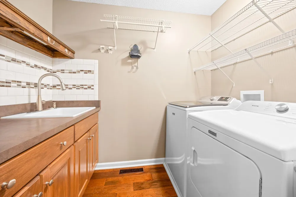 7745 Madelyn Creek Drive Victoria, MN 55386