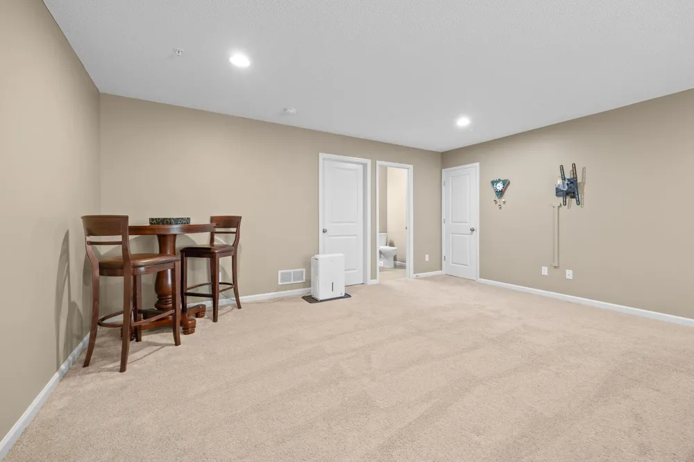 7745 Madelyn Creek Drive Victoria, MN 55386