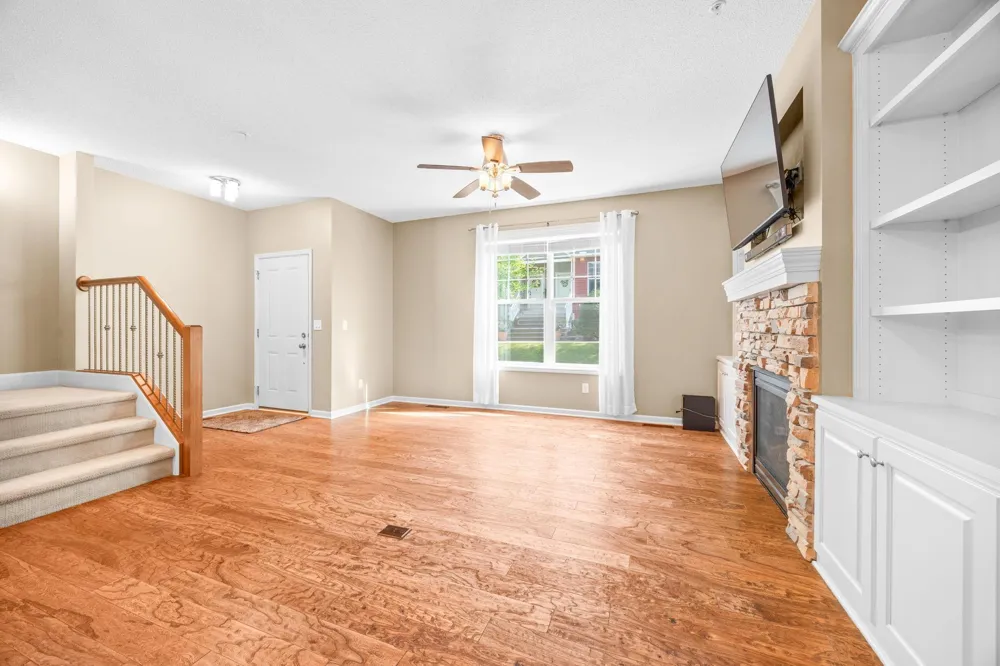 7745 Madelyn Creek Drive Victoria, MN 55386
