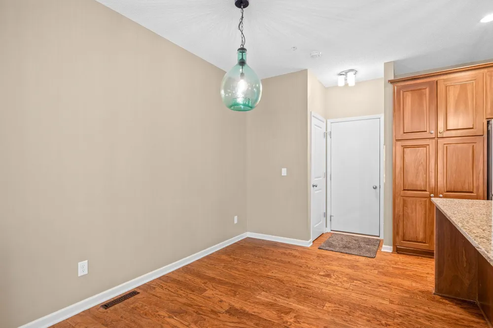 7745 Madelyn Creek Drive Victoria, MN 55386