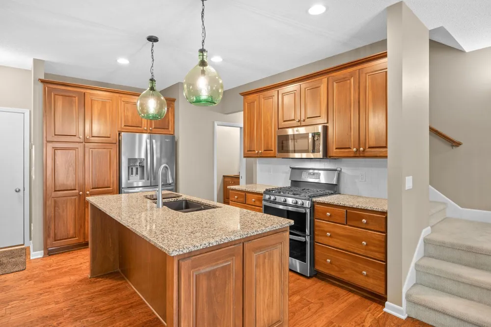 7745 Madelyn Creek Drive Victoria, MN 55386