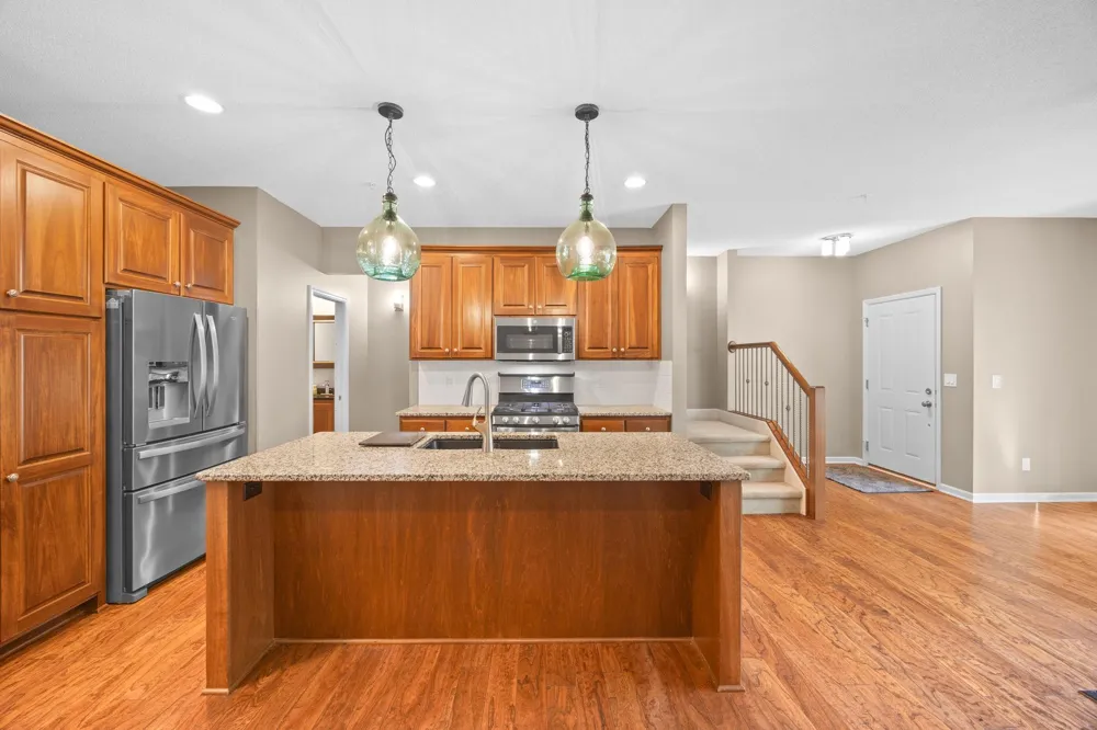 7745 Madelyn Creek Drive Victoria, MN 55386