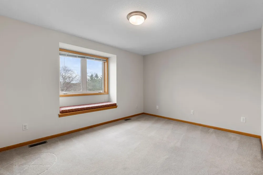 1080 82nd Street E Inver Grove Heights, MN 55077