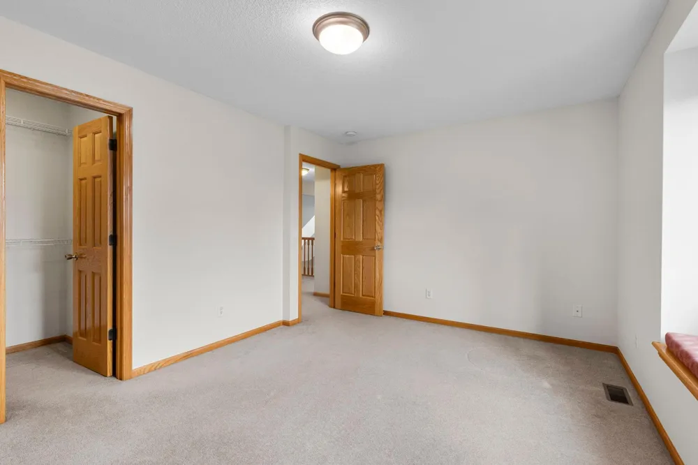 1080 82nd Street E Inver Grove Heights, MN 55077