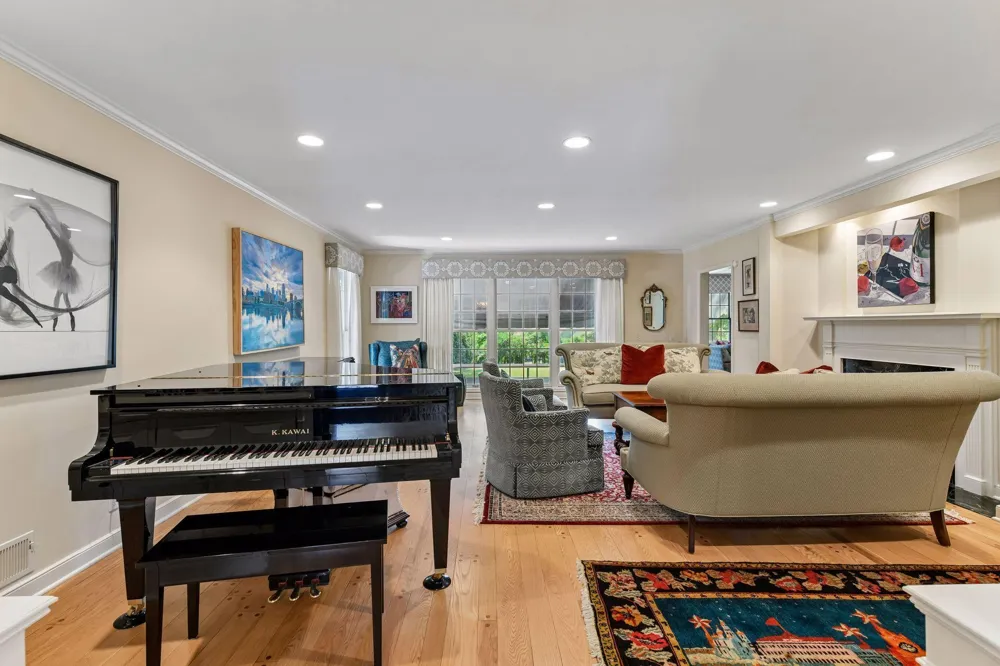 480 Highcroft Road Wayzata, MN 55391