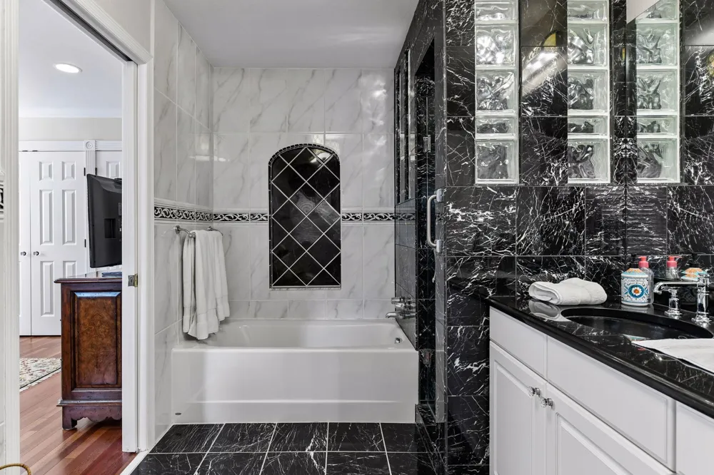 480 Highcroft Road Wayzata, MN 55391