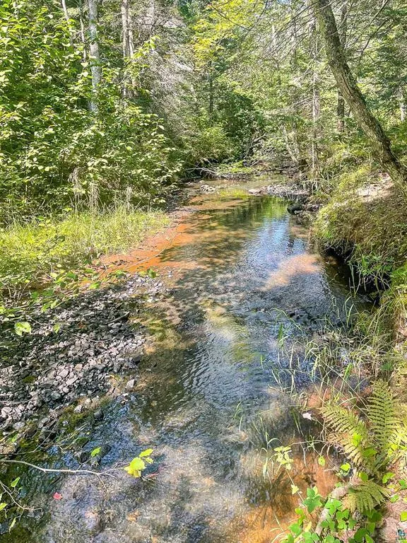 5197 E Koenen Road South Range, WI 54874