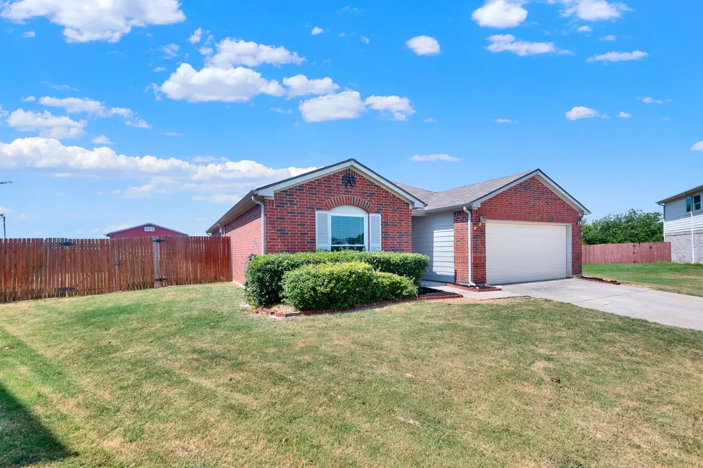 1208 Feather Crest Drive Krum, TX 76249