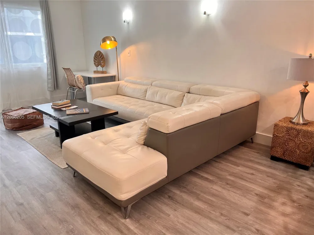 240 Galen Dr #302 Key Biscayne, FL 33149