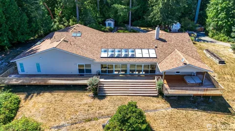 1225 NE Hoffs Drive