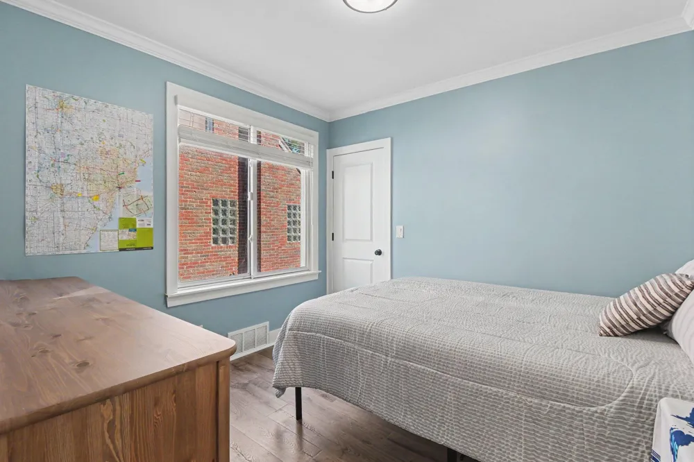 907 University Place Grosse Pointe City, MI 48230