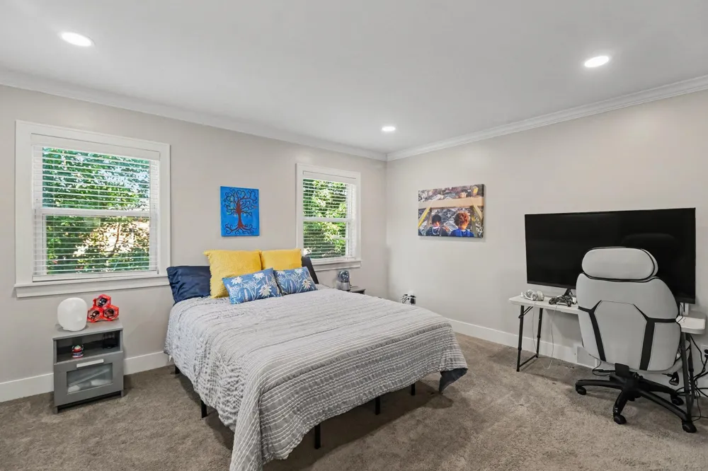 907 University Place Grosse Pointe City, MI 48230