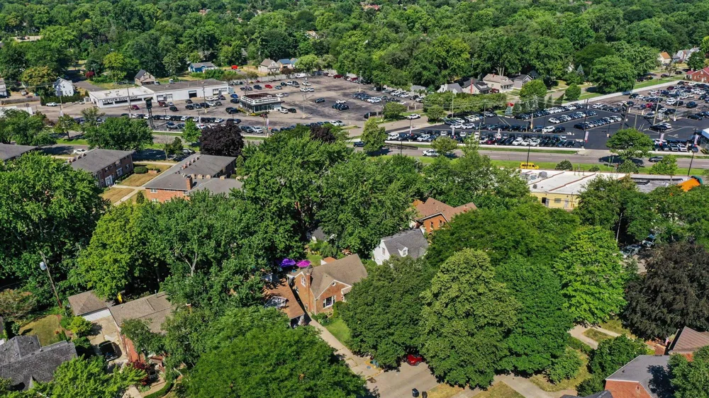 907 University Place Grosse Pointe City, MI 48230